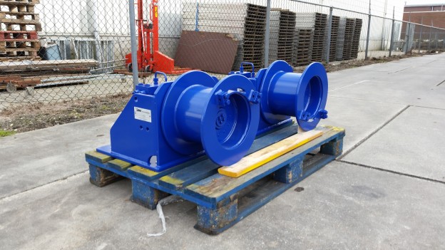 Hydraulic Spud Pole Winches